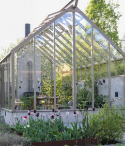 The Benefits of Transparent Polycarbonate Sheets for Your Greenhouse