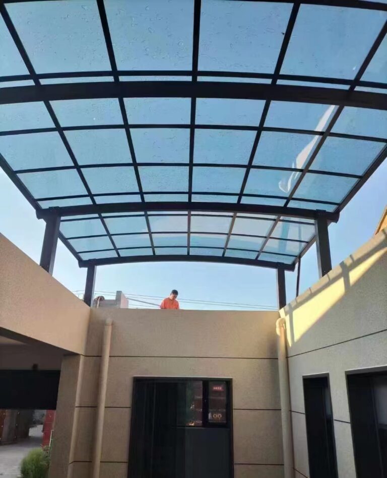 Aluminum Frame + Polycarbonate sheet