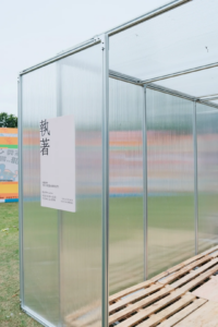 The polycarbonate sunlight panels used in this construction are not only aesthetically pleasing but also highly functional