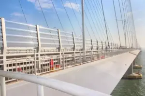 PC Endurance Panel Wind Barriers: The Invisible Guardian of the Hong Kong-Zhuhai-Macau